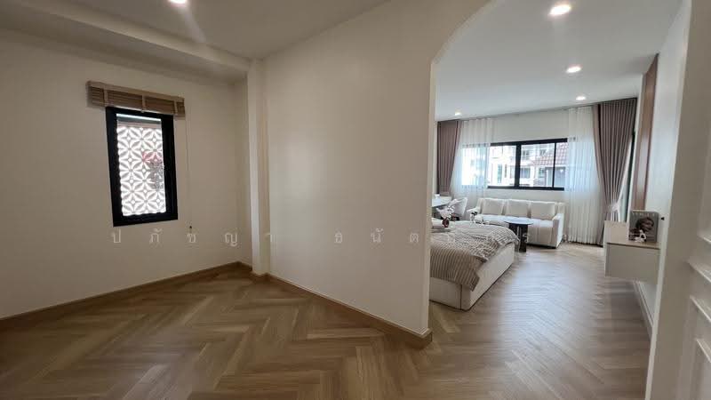 บ้านเดี่ยวหลังมุม นวมินทร์ บางกะปิ, Bangkok, Nuan Chan, Bueng Kum, Bangkok, 3 Bedrooms, 320 sqm, Single Detached House For Sale, by ปภัชญา ธนัตถ์ภรณ์, 500633650 - DDproperty.com