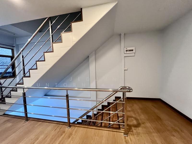 Shophouse for sale near Huachiew hospital 4storey 195sqm, Bangkok, บำรุงเมือง, Khlong Maha Nak, Pom Prap Sattru Phai, Bangkok, , 195 sqm, Shophouse For Sale, by Jedjun Kuntornwarin (Jamie), 500633769 - DDproperty.com