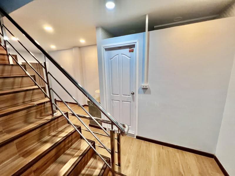Shophouse for sale near Huachiew hospital 4storey 195sqm, Bangkok, บำรุงเมือง, Khlong Maha Nak, Pom Prap Sattru Phai, Bangkok, , 195 sqm, Shophouse For Sale, by Jedjun Kuntornwarin (Jamie), 500633769 - DDproperty.com