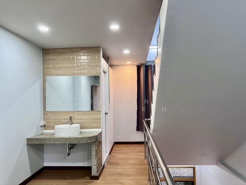 Shophouse for sale near Huachiew hospital 4storey 195sqm, Bangkok, บำรุงเมือง, Khlong Maha Nak, Pom Prap Sattru Phai, Bangkok, , 195 sqm, Shophouse For Sale, by Jedjun Kuntornwarin (Jamie), 500633769 - DDproperty.com