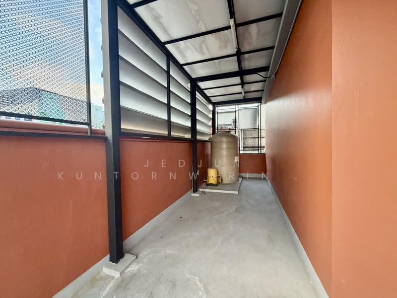 Shophouse for sale near Huachiew hospital 4storey 195sqm, Bangkok, บำรุงเมือง, Khlong Maha Nak, Pom Prap Sattru Phai, Bangkok, , 195 sqm, Shophouse For Sale, by Jedjun Kuntornwarin (Jamie), 500633769 - ดาดฟ้า - DDproperty.com