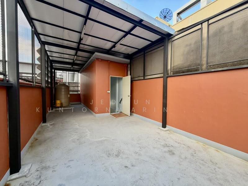 Shophouse for sale near Huachiew hospital 4storey 195sqm, Bangkok, บำรุงเมือง, Khlong Maha Nak, Pom Prap Sattru Phai, Bangkok, , 195 sqm, Shophouse For Sale, by Jedjun Kuntornwarin (Jamie), 500633769 - ดาดฟ้า - DDproperty.com
