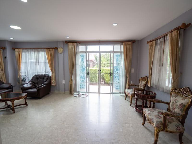 Nantawan Suanluang Rama 9, Bangkok, Chaloem Phra Kiat Rama 9, Soi 62, Dok Mai, Prawet, Bangkok, 5 Bedrooms, 300 sqm, Single Detached House For Rent, by TITISAK Jane, 500633782 - DDproperty.com