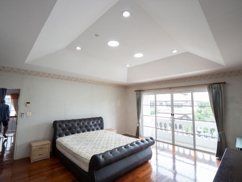 Nantawan Suanluang Rama 9, Bangkok, Chaloem Phra Kiat Rama 9, Soi 62, Dok Mai, Prawet, Bangkok, 5 Bedrooms, 300 sqm, Single Detached House For Rent, by TITISAK Jane, 500633782 - DDproperty.com