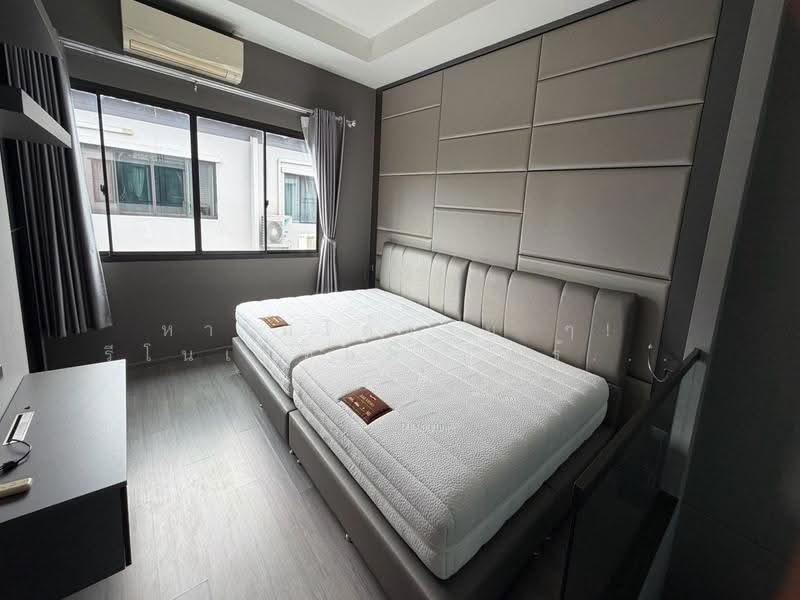 Landmark Ekamai-Ramindra, Bangkok, Sukhonthasawat Road, Lat Phrao, Bangkok, 3 Bedrooms, 170 sqm, Townhouse For Sale, by หาไม่ได้ง่าย ๆ! รีโนเวทแล้ว พร้อมอยู่!! ขายทาวน์โฮมหรู 3 ชั้น Landmark Ekamai-Ramindra (แลนด์มาร์ค เ, 500633799 - DDproperty.com