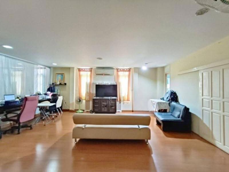 ไม่พบโครงการ, Bangkok, สุทธิสาร, Samsen Nok, Huai Khwang, Bangkok, 4 Bedrooms, 280 sqm, Single Detached House For Rent, by ณัฐพงศ์ สุนทรอรุณ, 500633821 - DDproperty.com