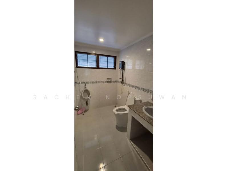 Sammakon Ramkhamhaeng, Bangkok, Ramkhamhaeng Road, Saphan Sung, Bangkok, 4 Bedrooms, 260 sqm, Single Detached House For Rent, by Rachen Nopsuwan, 500633835 - DDproperty.com
