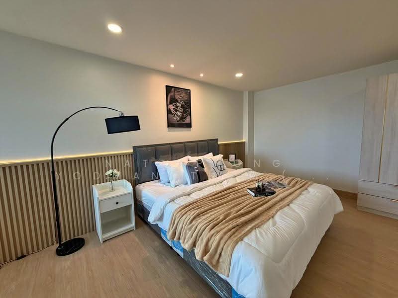Thippharoek Condominium, Bangkok, 978 Soi Borommaratchachonnani 12, Bang Bamru, Bang Phlat, Bangkok, 2 Bedrooms, 104 sqm, Condo For Sale, by NATTAPHONG Yodmanotham (K. Book), 500633856 - DDproperty.com