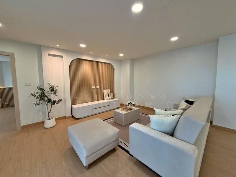Thippharoek Condominium, Bangkok, 978 Soi Borommaratchachonnani 12, Bang Bamru, Bang Phlat, Bangkok, 2 Bedrooms, 104 sqm, Condo For Sale, by NATTAPHONG Yodmanotham (K. Book), 500633856 - DDproperty.com