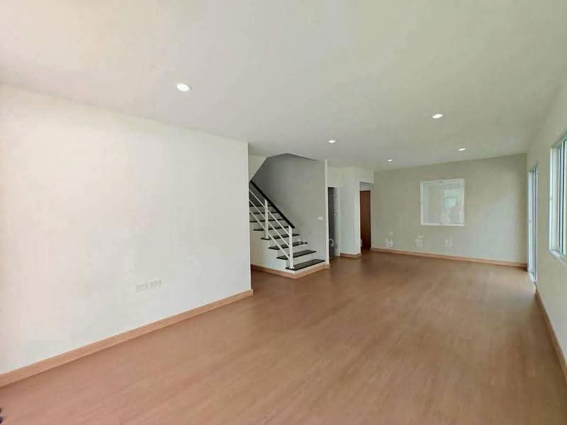 The Trust Ville Watcharapol-Hathairat, Pathum Thani, Hatairat Road, Bung Kham Proi, Lam Luk Ka, Pathum Thani, 4 Bedrooms, 200 sqm, Single Detached House For Sale, by บุษบา รัตนวงษ์ชัย, 500633870 - DDproperty.com