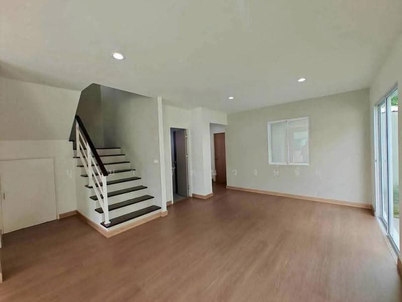 The Trust Ville Watcharapol-Hathairat, Pathum Thani, Hatairat Road, Bung Kham Proi, Lam Luk Ka, Pathum Thani, 4 Bedrooms, 200 sqm, Single Detached House For Sale, by บุษบา รัตนวงษ์ชัย, 500633870 - DDproperty.com