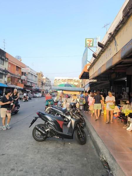 Building Commercial 3, Bangkok, ถนนโชคชัย 4 แยก 54, Lat Phrao, Bangkok, , 150 sqm, Shophouse For Sale, by Thanatsorn Hongmanop, 500633986 - DDproperty.com