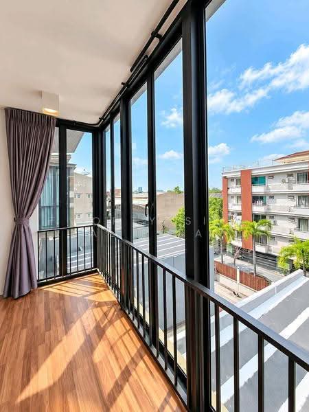 The Pantas Rachada - Rama 9, Bangkok, Soi Saha Kan Pramun, Pracha Uthit Road, Wang Thonglang, Bangkok, 3 Bedrooms, 510 sqm, Townhouse For Rent, by Forty-Six Real Estate Group, 500634007 - DDproperty.com