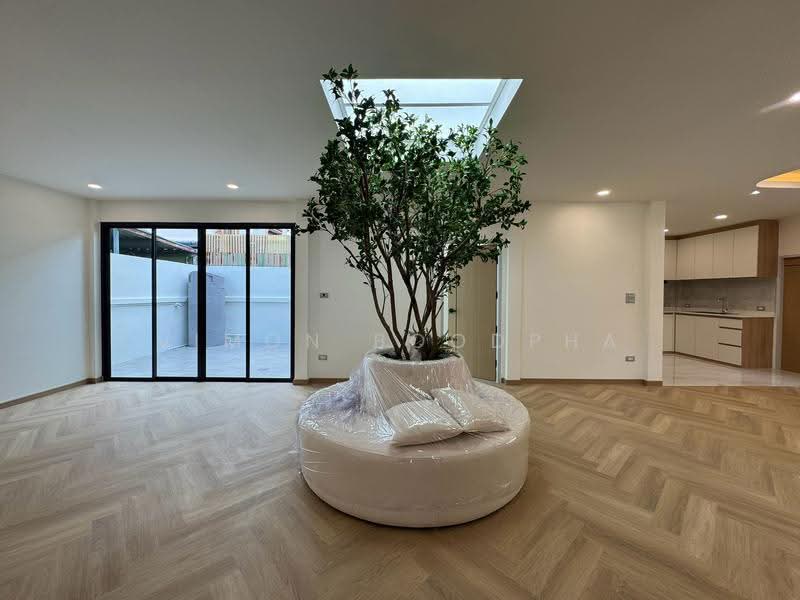 บ้านเดี่ยว ลาดพร้าว87, Bangkok, Khlong Chaokhun Sing, Wang Thonglang, Bangkok, 5 Bedrooms, 250 sqm, Single Detached House For Sale, by Vimon Boodpha, 500634015 - DDproperty.com
