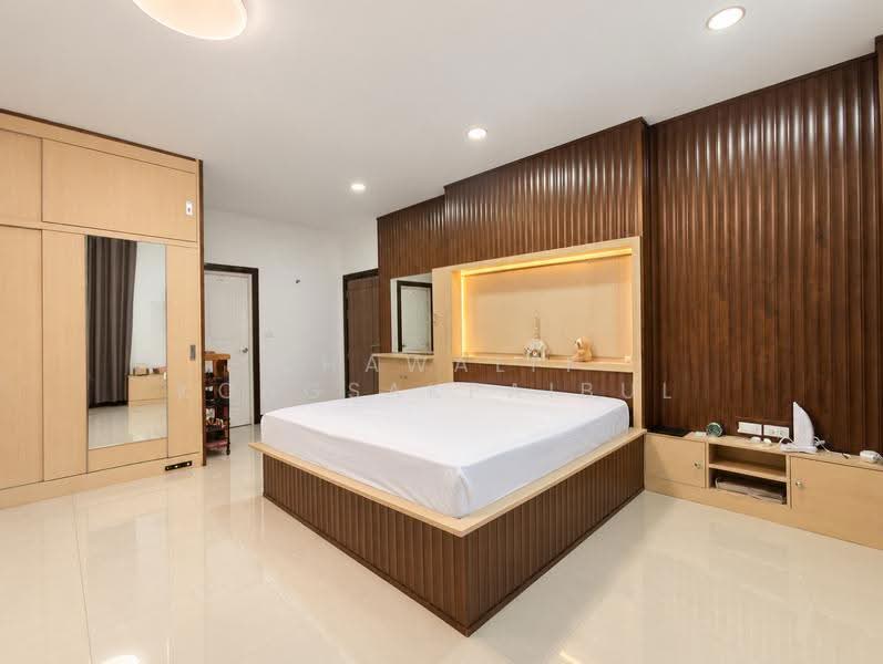 Baan Pruksa 20 Lumlukka Klong 2, Pathum Thani, Soi Lam Luk Ka 11, Khu Khot, Lam Luk Ka, Pathum Thani, 5 Bedrooms, 500 sqm, Townhouse For Sale, by CHAWALIT KONGSAKPAIBUL, 500634062 - DDproperty.com