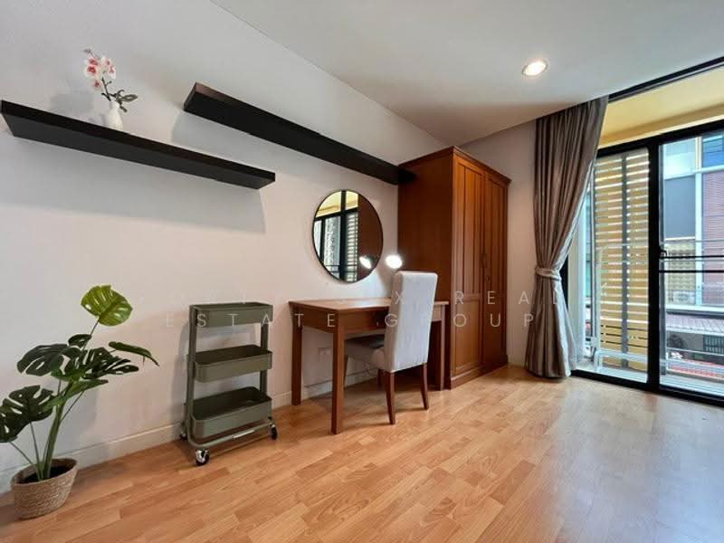 Flora Marigold, Bangkok, 796 Sathu Pradit Road, Chong Nonsi, Yan Nawa, Bangkok, 4 Bedrooms, 235 sqm, Townhouse For Rent, by Forty-Six Real Estate Group, 500634182 - DDproperty.com