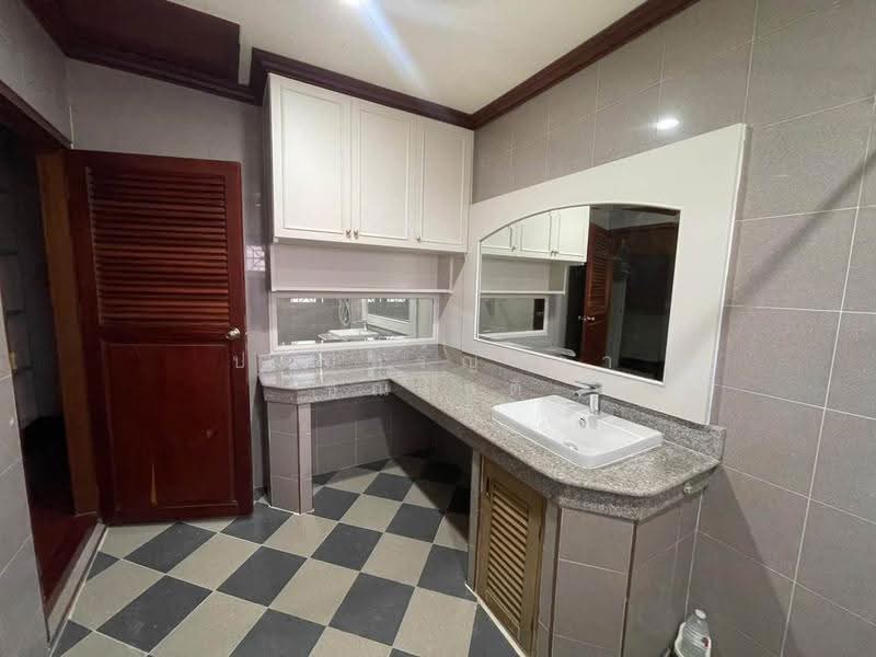 House Ladprao 48, Bangkok, ลาดพร้าว 48, Samsen Nok, Huai Khwang, Bangkok, 4 Bedrooms, 400 sqm, Single Detached House For Rent, by ปรินทร์ญาดา ชิณโชติ, 500634277 - DDproperty.com