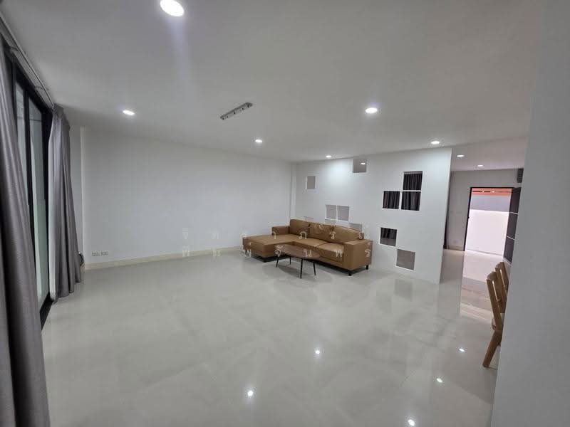The Zenith Wang Thonglang, Bangkok, Soi Rojanamin, Wang Thonglang, Bangkok, 4 Bedrooms, 500 sqm, Single Detached House For Rent, by จิตราภรณ์ พิมพ์จันทร์, 500634521 - DDproperty.com