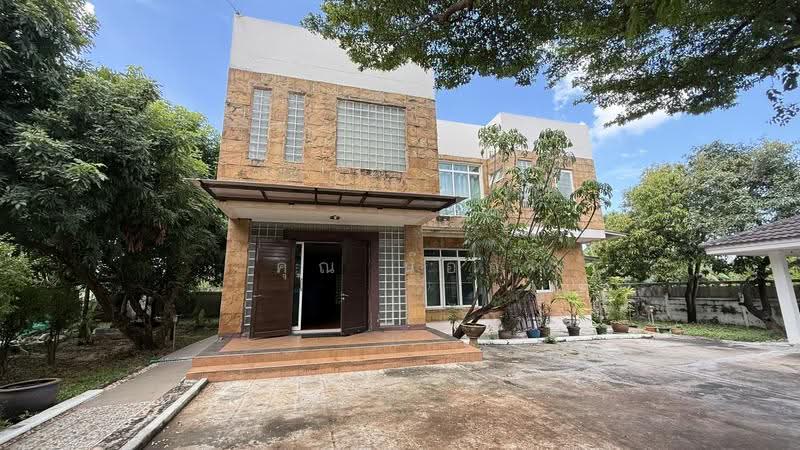 Pet-Friendly 2-Story House in Nak Nivas, Bangkok, Lat Phrao, Bangkok, 2 Bedrooms, 450 sqm, Single Detached House For Rent, by คุณ น๊อก, 500634534 - DDproperty.com