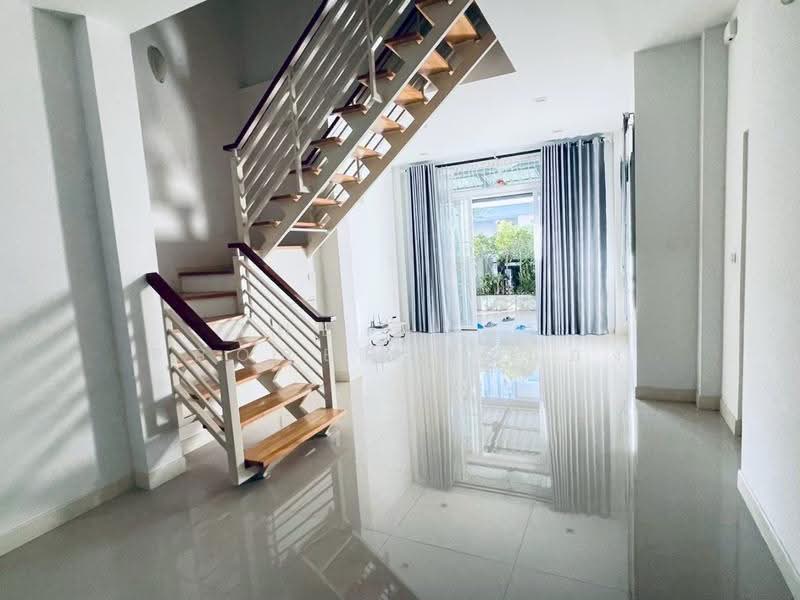 ทรีโอทาวน์ อัสสัมชัญ-ศรีราชา, Chon Buri (Pattaya), Surasak, Si Racha, Chon Buri (Pattaya), 3 Bedrooms, 100 sqm, Semi-Detached House (Twin House) For Sale, by The Best Property น้อง, 500634626 - DDproperty.com