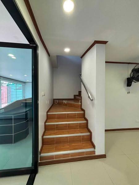 Home Office for Rent in Lat Phrao 101 (SPSEVE2398), Bangkok, ลาดพร้าว 101 แยก 42, Khlong Chan, Bang Kapi, Bangkok, , 300 sqm, Office Space For Rent, by Khun Eve, 500634670 - DDproperty.com