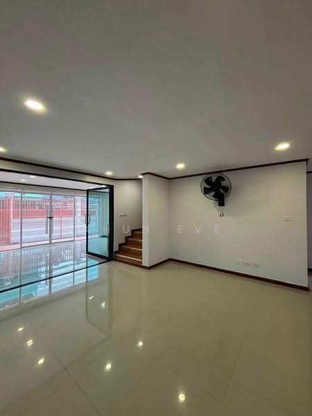 ให้เช่า Home office ลาดพร้าว 101 ( SPSEVE2398 ), กรุงเทพ, ลาดพร้าว 101 แยก 42, คลองจั่น, บางกะปิ, กรุงเทพ, 300 ตร.ม., สำนักงาน ให้เช่า, โดย Khun Eve, 500634670 - DDproperty.com