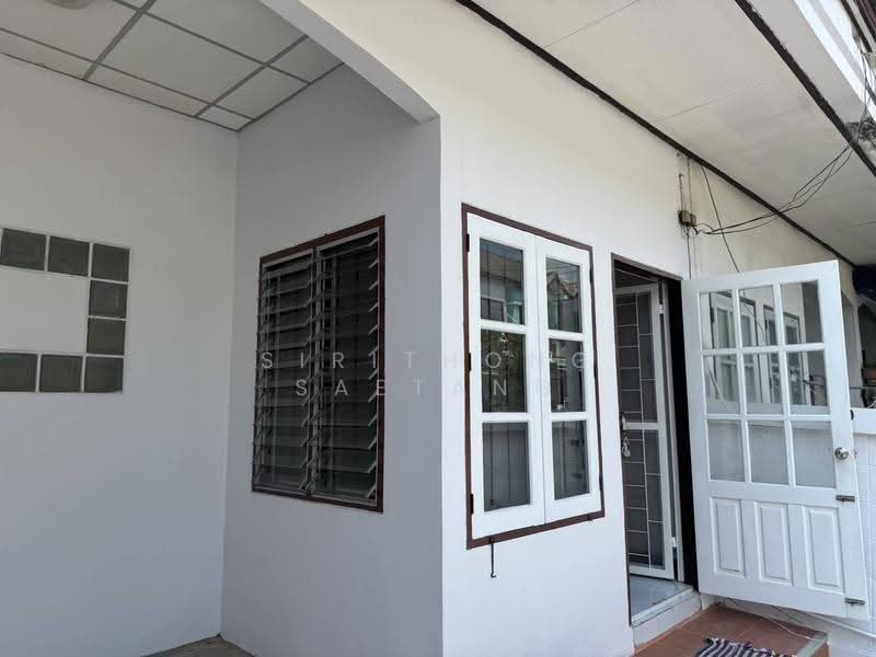 หมู่บ้านเพชรรัตน์ ซอยลำลูกกา 15 คูคต ปทุมธานี ทาวน์เฮ้าส์ 17.5 ตร.วา 2 ห้องนอน 2 ห้องน้ำ, ปทุมธานี, ลำลูกกา 15, คูคต, ลำลูกกา, ปทุมธานี, 120 ตร.ม., ทาวน์เฮ้าส์ ขาย, โดย Sirithong Saetang, 500634818 - DDproperty.com