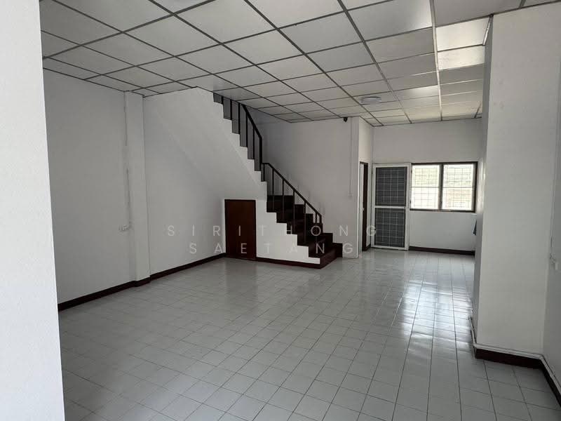 Petcharat Village Soi Lam Luk Ka 15, Khu Khot, Pathum Thani, Townhouse 2 Beds 2 Baths, Pathum Thani, ลำลูกกา 15, Khu Khot, Lam Luk Ka, Pathum Thani, 2 Bedrooms, 120 sqm, Townhouse For Sale, by Sirithong Saetang, 500634818 - DDproperty.com
