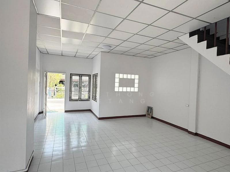 Petcharat Village Soi Lam Luk Ka 15, Khu Khot, Pathum Thani, Townhouse 2 Beds 2 Baths, Pathum Thani, ลำลูกกา 15, Khu Khot, Lam Luk Ka, Pathum Thani, 2 Bedrooms, 120 sqm, Townhouse For Sale, by Sirithong Saetang, 500634818 - DDproperty.com
