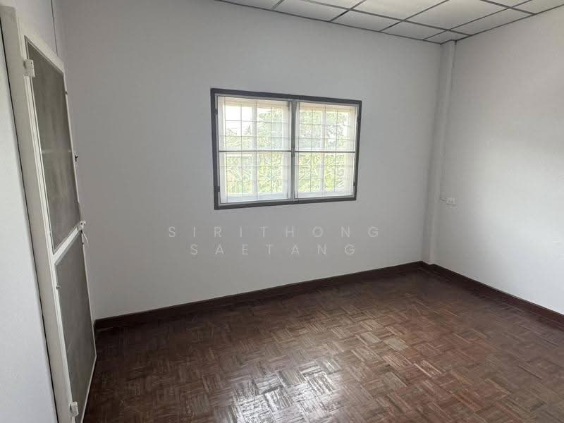 Petcharat Village Soi Lam Luk Ka 15, Khu Khot, Pathum Thani, Townhouse 2 Beds 2 Baths, Pathum Thani, ลำลูกกา 15, Khu Khot, Lam Luk Ka, Pathum Thani, 2 Bedrooms, 120 sqm, Townhouse For Sale, by Sirithong Saetang, 500634818 - DDproperty.com