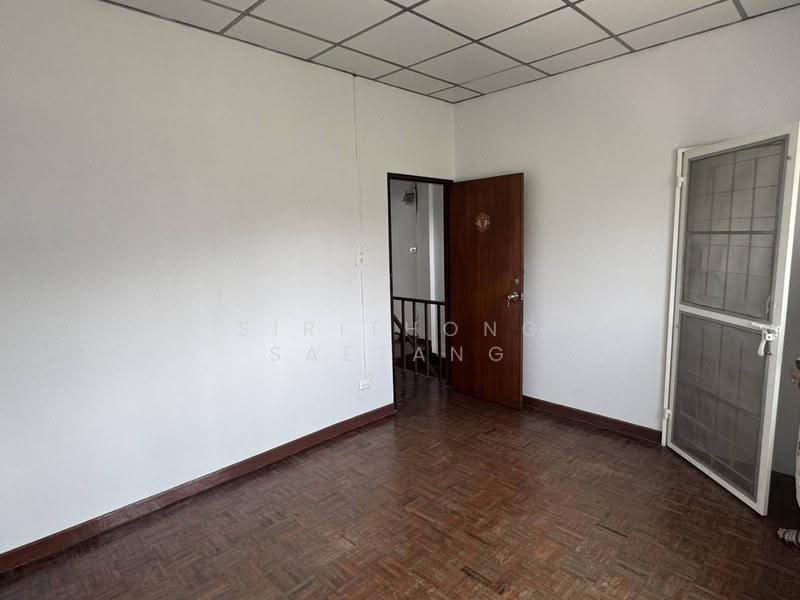 Petcharat Village Soi Lam Luk Ka 15, Khu Khot, Pathum Thani, Townhouse 2 Beds 2 Baths, Pathum Thani, ลำลูกกา 15, Khu Khot, Lam Luk Ka, Pathum Thani, 2 Bedrooms, 120 sqm, Townhouse For Sale, by Sirithong Saetang, 500634818 - DDproperty.com