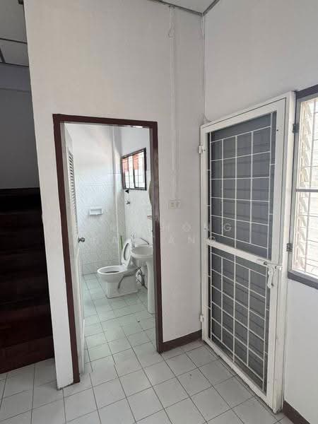 Petcharat Village Soi Lam Luk Ka 15, Khu Khot, Pathum Thani, Townhouse 2 Beds 2 Baths, Pathum Thani, ลำลูกกา 15, Khu Khot, Lam Luk Ka, Pathum Thani, 2 Bedrooms, 120 sqm, Townhouse For Sale, by Sirithong Saetang, 500634818 - DDproperty.com