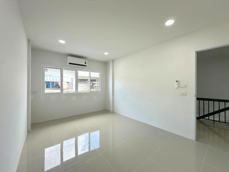 Prachakornthai Village Ladproa 93, Bangkok, Khlong Chaokhun Sing, Wang Thonglang, Bangkok, 3 Bedrooms, 158 sqm, Townhouse For Sale, by Punpapa Rassamee, 500634929 - DDproperty.com