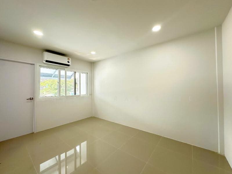 Prachakornthai Village Ladproa 93, Bangkok, Khlong Chaokhun Sing, Wang Thonglang, Bangkok, 3 Bedrooms, 158 sqm, Townhouse For Sale, by Punpapa Rassamee, 500634929 - DDproperty.com