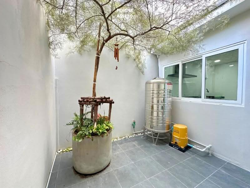 Prachakornthai Village Ladproa 93, Bangkok, Khlong Chaokhun Sing, Wang Thonglang, Bangkok, 3 Bedrooms, 158 sqm, Townhouse For Sale, by Punpapa Rassamee, 500634929 - DDproperty.com