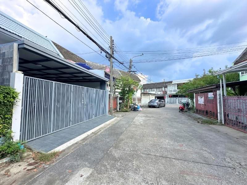 Prachakornthai Village Ladproa 93, Bangkok, Khlong Chaokhun Sing, Wang Thonglang, Bangkok, 3 Bedrooms, 158 sqm, Townhouse For Sale, by Punpapa Rassamee, 500634929 - DDproperty.com