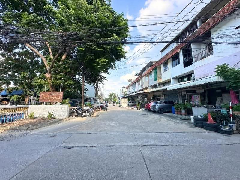 Prachakornthai Village Ladproa 93, Bangkok, Khlong Chaokhun Sing, Wang Thonglang, Bangkok, 3 Bedrooms, 158 sqm, Townhouse For Sale, by Punpapa Rassamee, 500634929 - DDproperty.com