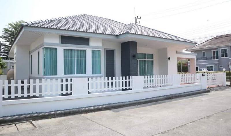 3-BR House, Chon Buri (Pattaya), Nong - Hong, Phan Thong, Chon Buri (Pattaya), 3 Bedrooms, 240 sqm, Single Detached House For Sale, by Melinda Lonuch, 500634957 - DDproperty.com