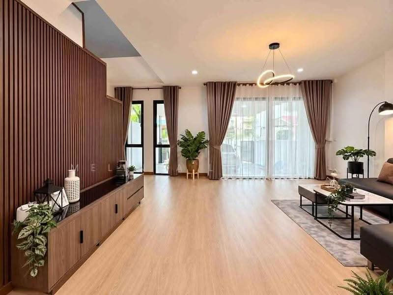 undefined, Chon Buri (Pattaya), Surasak, Si Racha, Chon Buri (Pattaya), 3 Bedrooms, 204 sqm, Single Detached House For Sale, by Melinda Lonuch, 500635014 - DDproperty.com