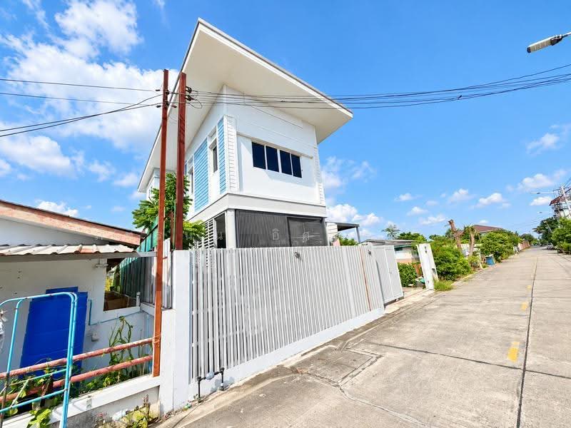 บ้านเดี่ยว 2ชั้น ซอยไสวยประชาราษฎร์ 21 ตำบลลาดสวาย อำเภอลำลูกกา จังหวัดปทุมธานี, ปทุมธานี, ลาดสวาย, ลำลูกกา, ปทุมธานี, 200 ตร.ม., บ้านเดี่ยว ขาย, โดย ภัทรนัน อิศรางกูร ณ อยุธยา, 500635078 - DDproperty.com