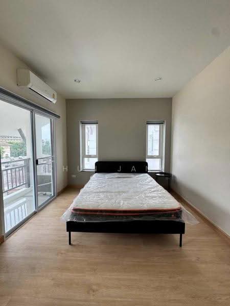 3-Storey Pet-Friendly Townhouse for Rent Near BTS Ekkamai (SPSJP731), Bangkok, ปรีดี พนมยงค์ 31, Khlong Tan Nua, Watthana, Bangkok, 3 Bedrooms, 178 sqm, Townhouse For Rent, by Khun Jane, 500635091 - DDproperty.com