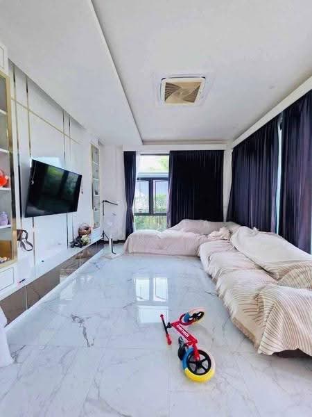 5-BR House, Surat Thani, Talat, Muang Surat Thani, Surat Thani, 5 Bedrooms, 800 sqm, Single Detached House For Sale, by Melinda Lonuch, 500635118 - DDproperty.com