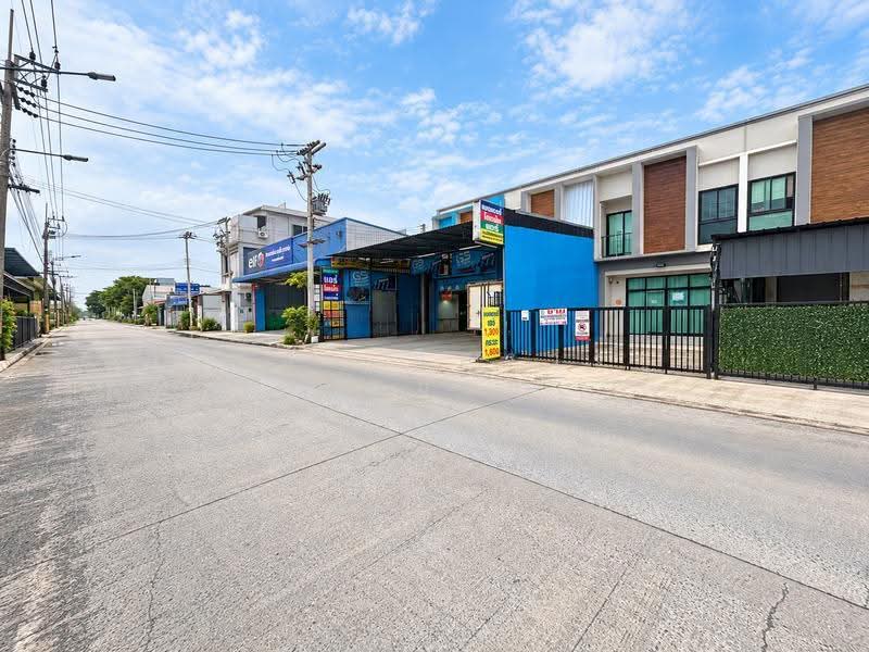 ทาวน์เฮ้าส์ 2ชั้น ซอยธารทอง ถนนลำลูกกา ตำบลลาดสวาย อำเภอลำลูกกา จังหวัดปทุมธานี, ปทุมธานี, ลาดสวาย, ลำลูกกา, ปทุมธานี, 101 ตร.ม., ทาวน์เฮ้าส์ ขาย, โดย ภัทรนัน อิศรางกูร ณ อยุธยา, 500635146 - DDproperty.com