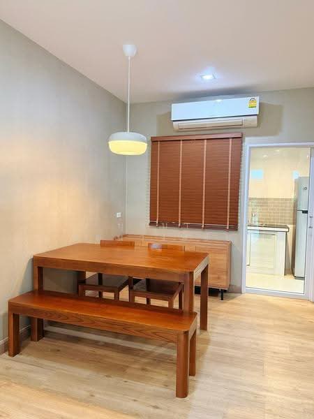 Golden Town Vibhavadi-Chaengwattana, Bangkok, Soi Chaengwattana 14, Thung Song Hong, Lak Si, Bangkok, 4 Bedrooms, 120 sqm, Townhouse For Rent, by บุษบา รัตนวงษ์ชัย, 500635304 - DDproperty.com
