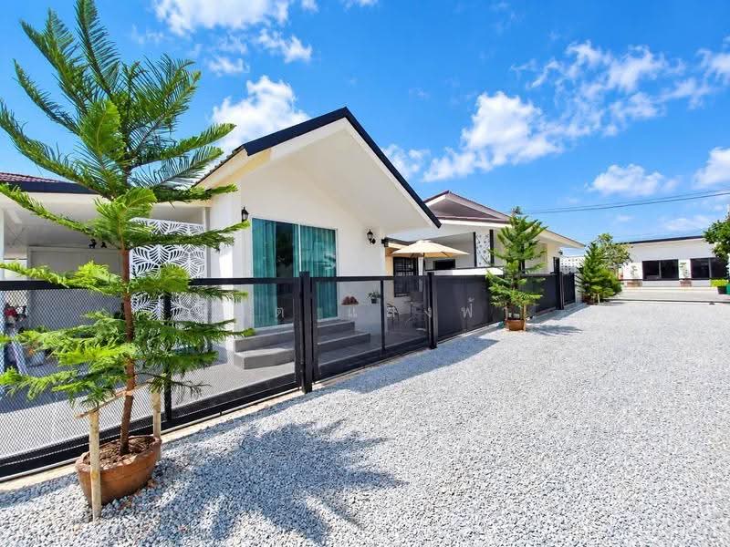 ให้เช่าบ้านเดี่ยว ซ.สยามคันทรีคลับ พรประภานิมิต19 บางละุมง, Chon Buri (Pattaya), Nong Pru, Bang Lamung (Pattaya), Chon Buri (Pattaya), 2 Bedrooms, 150 sqm, Single Detached House For Rent, by Dusit Saengfa, 500635440 - DDproperty.com