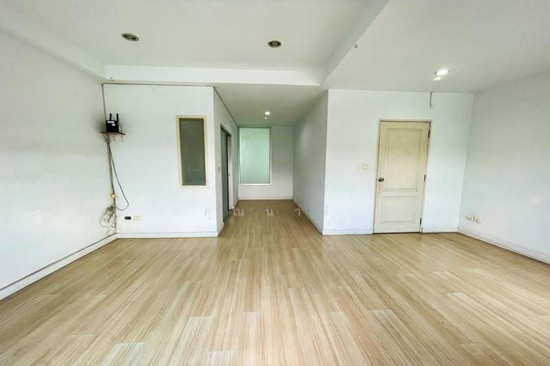 Nirvana Park Sukhumvit 77, Bangkok, Sukhumvit 77, On Nut Road, Prawet, Bangkok, 3 Bedrooms, 120 sqm, Townhouse For Sale, by คุณนารี, 500635705 - DDproperty.com