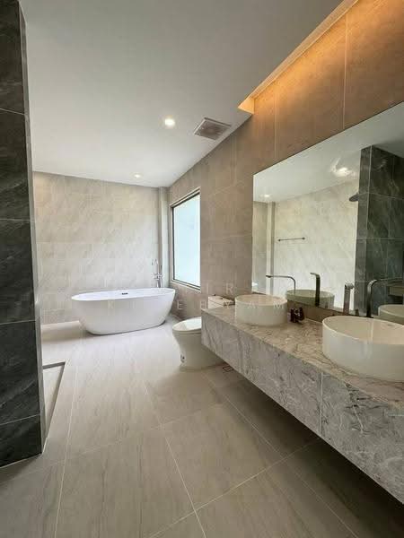 4-BR House, Phuket, Kathu, Phuket, 4 Bedrooms, 290 sqm, Single Detached House For Sale, by Puttirat Kleebyam, 500635717 - DDproperty.com