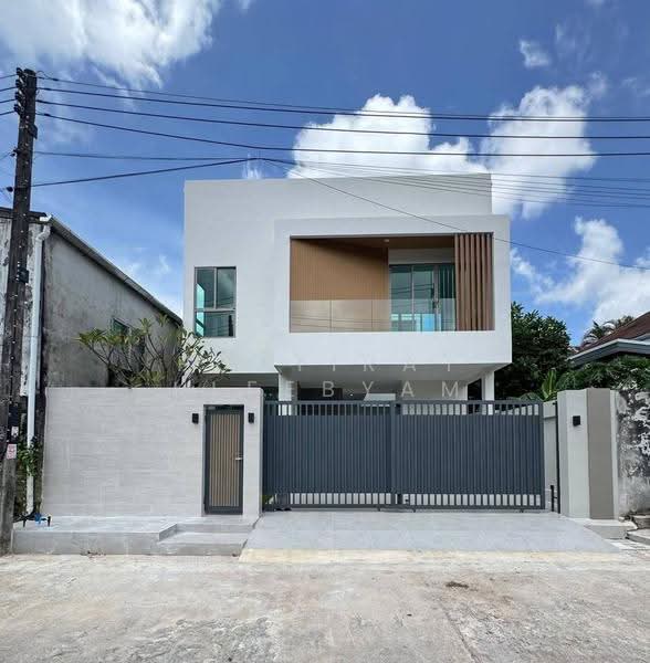 4-BR House, Phuket, Kathu, Phuket, 4 Bedrooms, 290 sqm, Single Detached House For Sale, by Puttirat Kleebyam, 500635717 - DDproperty.com