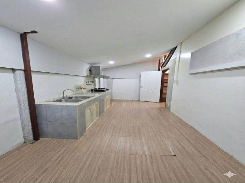 Village Park Sriracha, Chon Buri (Pattaya), Laem Chabang, Bang Lamung, Bang Lamung (Pattaya), Chon Buri (Pattaya), 3 Bedrooms, 200 sqm, Single Detached House For Sale, by A.T.A. Property, 500635738 - DDproperty.com