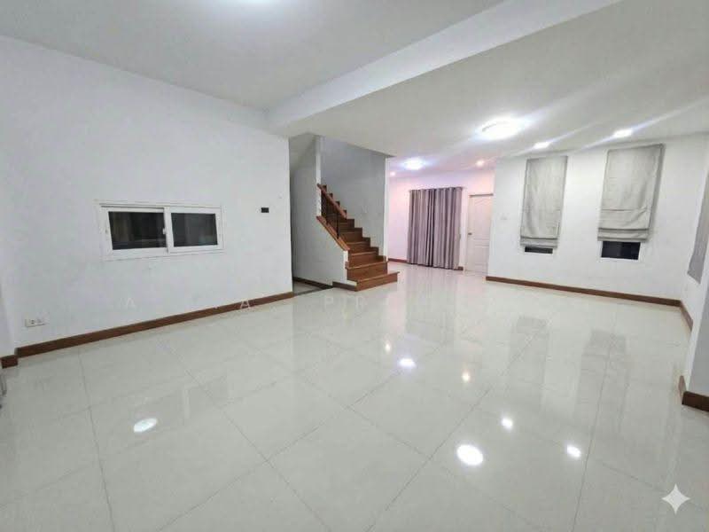 Village Park Sriracha, Chon Buri (Pattaya), Laem Chabang, Bang Lamung, Bang Lamung (Pattaya), Chon Buri (Pattaya), 3 Bedrooms, 200 sqm, Single Detached House For Sale, by A.T.A. Property, 500635738 - DDproperty.com